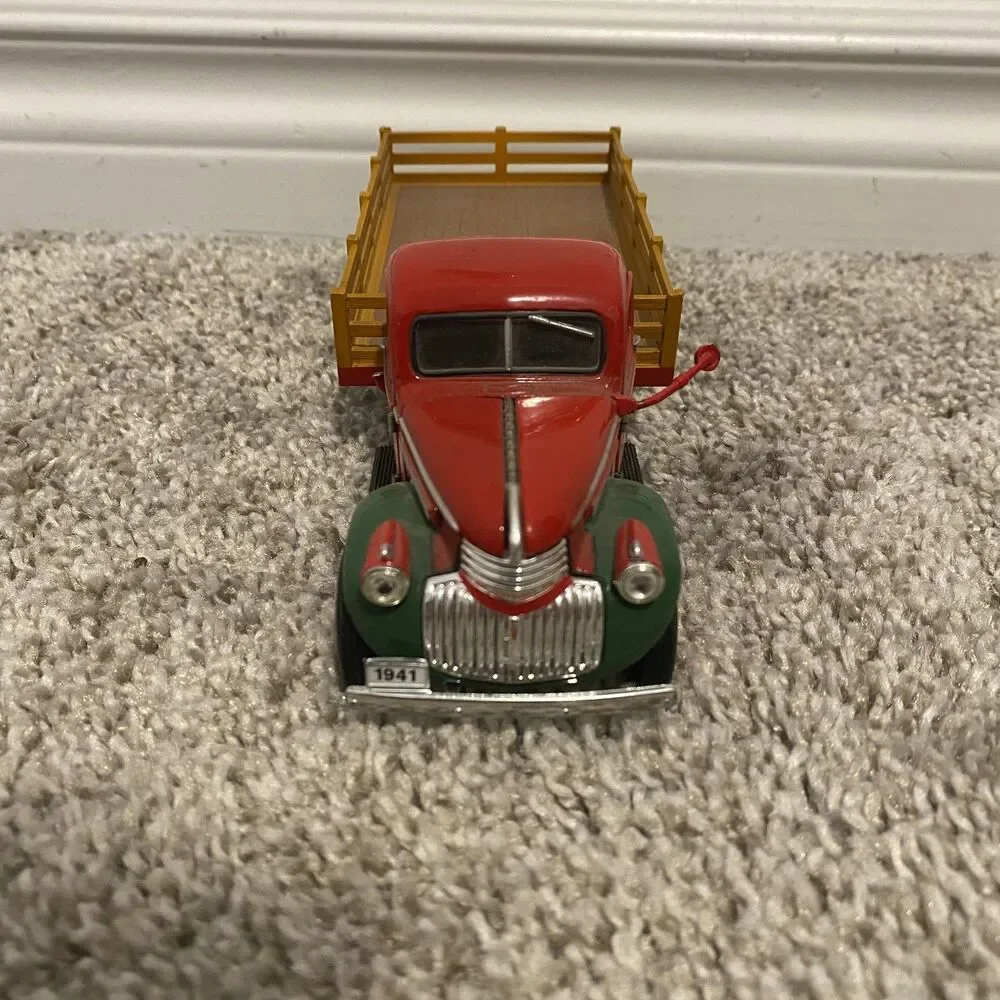 1941 CHEVY STAKE & PLATFORM TRUCK  1:32 scale National Motor Museum Mint